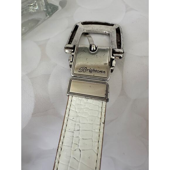 Vtg BRIGHTON Womens M -L belt Cream & Tan REVERSIBLE Leather Embossed animal - Picture 8 of 12